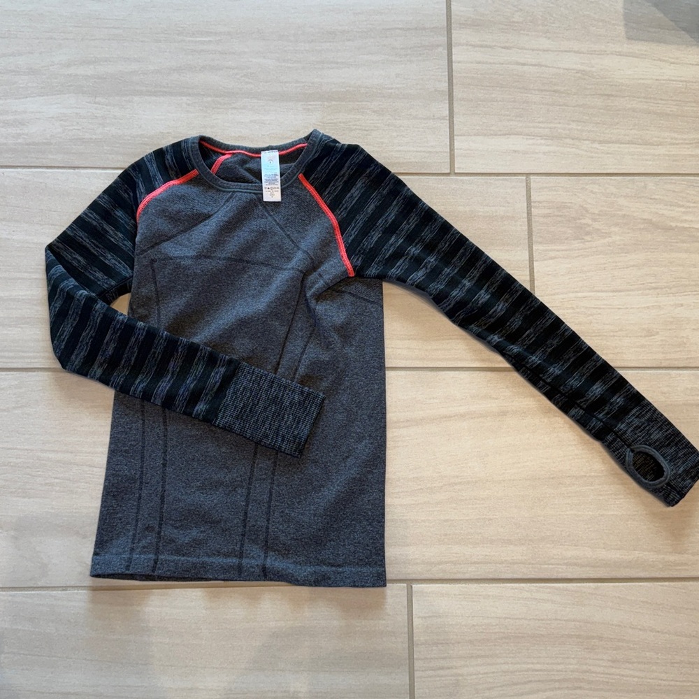 Ivivva by Lululemon Fly Tech Seamless Long Sleeve shirt for girls